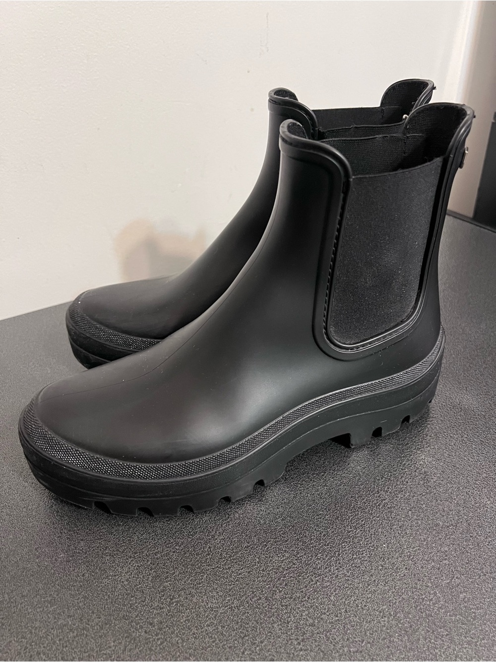 Igor Black Chelsea Rain Boots Women’s EU 39 / US 8–8.5